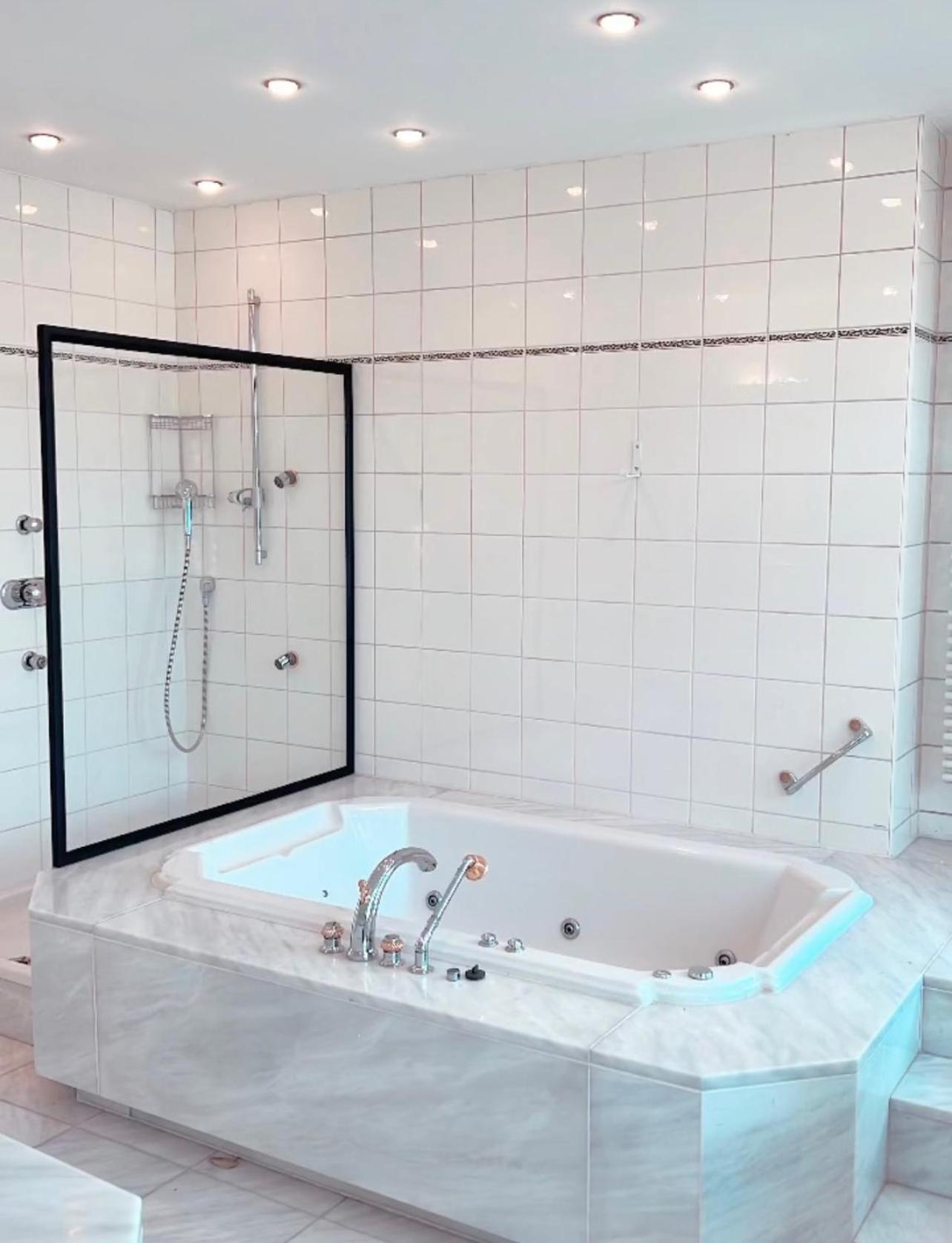 Le Faubourg Suites Anvers Extérieur photo