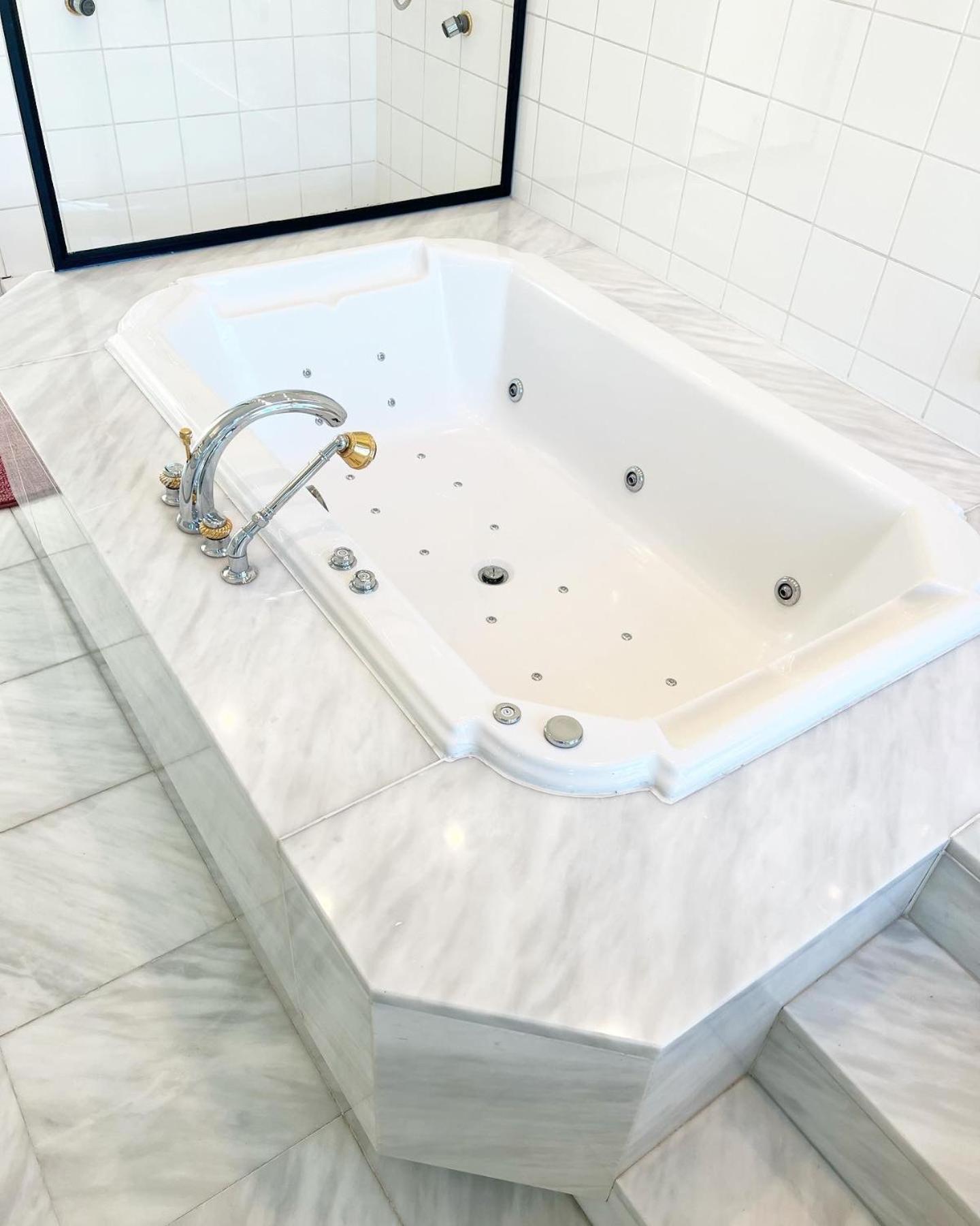 Le Faubourg Suites Anvers Extérieur photo
